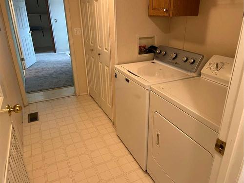 Part Of Ne 03-50-03W4, Rural Vermilion River, County Of, AB - Indoor Photo Showing Laundry Room