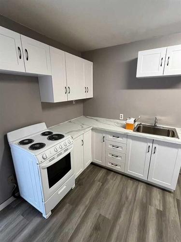 4526 52 Street, Vermilion, AB - Indoor Photo Showing Kitchen