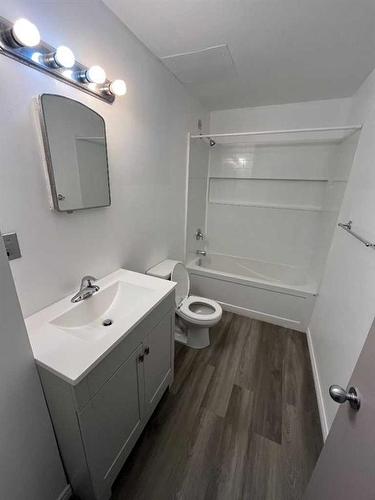 4526 52 Street, Vermilion, AB - Indoor Photo Showing Bathroom