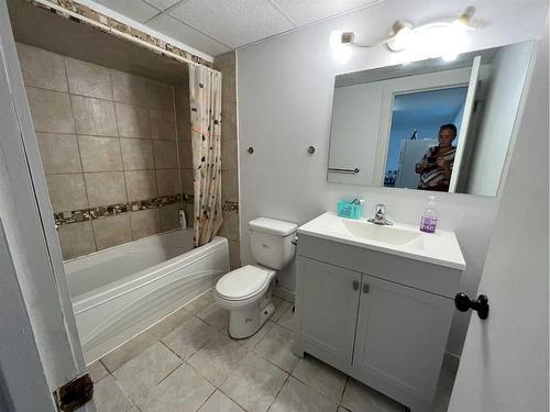 4526 52 Street, Vermilion, AB - Indoor Photo Showing Bathroom