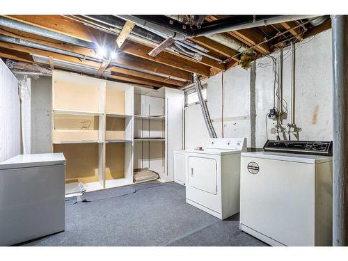 4720 58 Avenue, Lloydminster, AB - Indoor Photo Showing Laundry Room