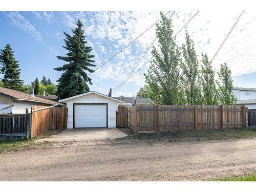 4720 58 Avenue, Lloydminster, AB - Outdoor