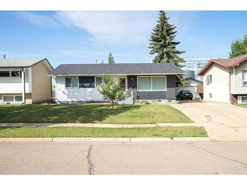 4720 58 Avenue, Lloydminster, AB - Outdoor With Facade