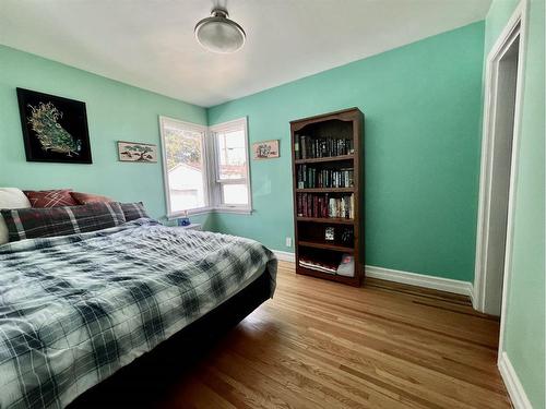 235 14 Street, Wainwright, AB - Indoor Photo Showing Bedroom