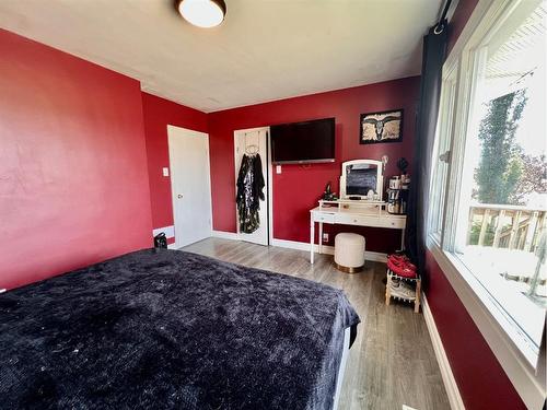 235 14 Street, Wainwright, AB - Indoor Photo Showing Bedroom