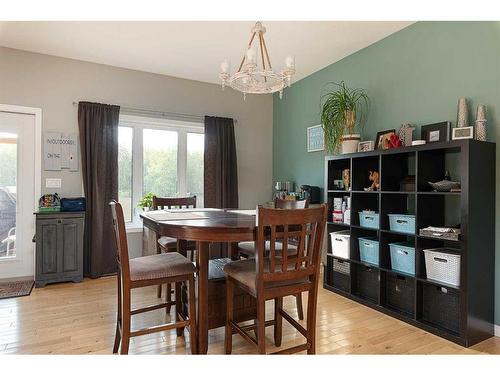 Ne 33-48-25 W3 R.M. Of Wilton, Rural, SK - Indoor Photo Showing Dining Room