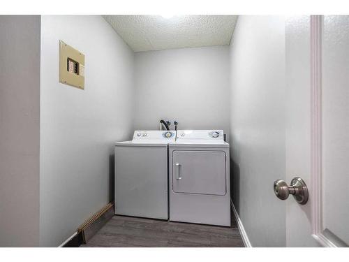 201A-3009 57A Avenue, Lloydminster, AB - Indoor Photo Showing Laundry Room