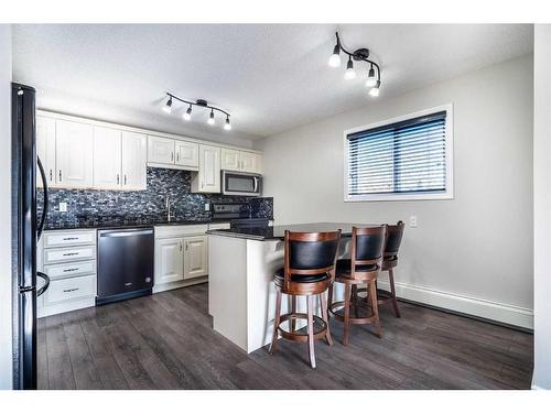 201A-3009 57A Avenue, Lloydminster, AB - Indoor Photo Showing Kitchen