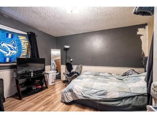 5018 50 Avenue, Kitscoty, AB - Indoor Photo Showing Bedroom