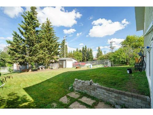 5018 50 Avenue, Kitscoty, AB - Outdoor With Backyard