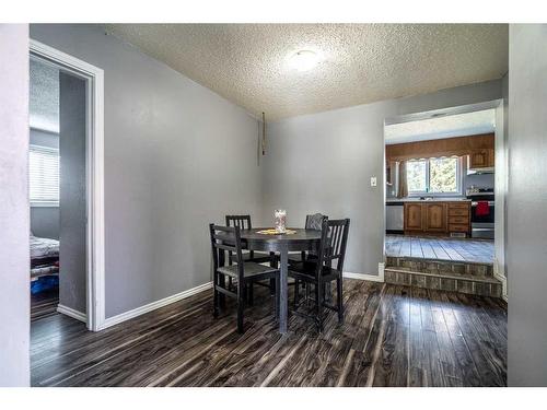 5018 50 Avenue, Kitscoty, AB - Indoor Photo Showing Dining Room