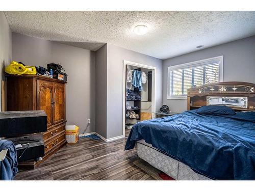 5018 50 Avenue, Kitscoty, AB - Indoor Photo Showing Bedroom