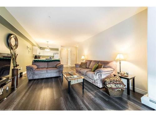 207B-5101 18 Street, Lloydminster, AB - Indoor Photo Showing Living Room