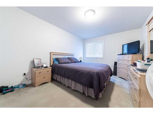 207B-5101 18 Street, Lloydminster, AB - Indoor Photo Showing Bedroom