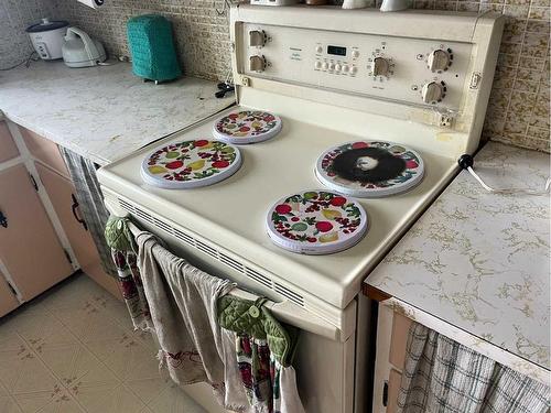 5741 45 Street, Lloydminster, AB - Indoor Photo Showing Kitchen