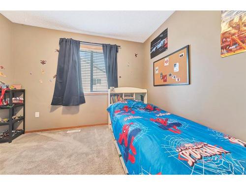 6609 34 Street, Lloydminster, AB - Indoor Photo Showing Bedroom