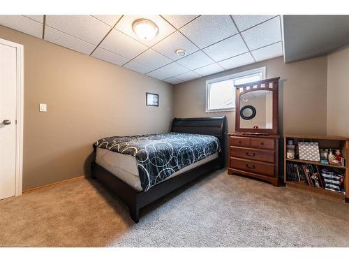 6609 34 Street, Lloydminster, AB - Indoor Photo Showing Bedroom