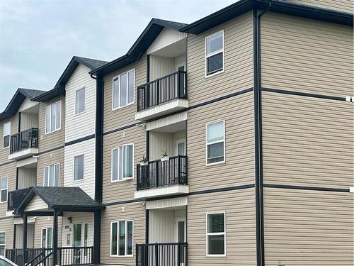 302A-4520 51 Street, Vermilion, AB - Outdoor With Balcony