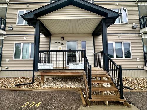 302A-4520 51 Street, Vermilion, AB - Outdoor