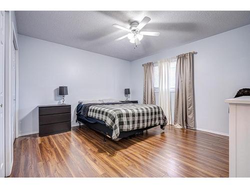 4845 50 Avenue, Kitscoty, AB - Indoor Photo Showing Bedroom