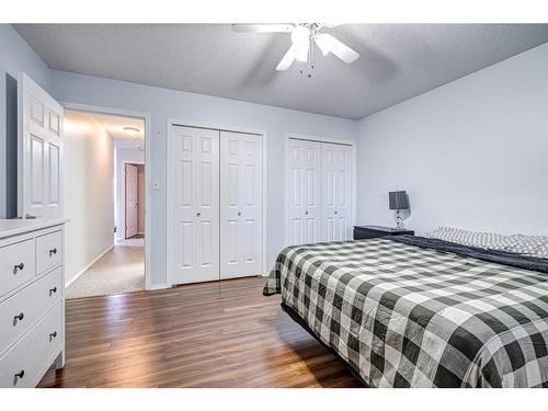 4845 50 Avenue, Kitscoty, AB - Indoor Photo Showing Bedroom