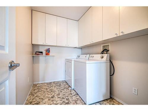 4845 50 Avenue, Kitscoty, AB - Indoor Photo Showing Laundry Room