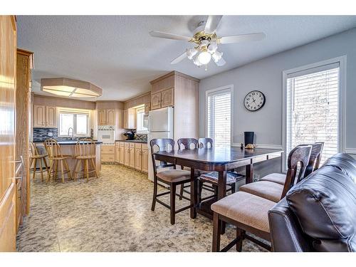 4845 50 Avenue, Kitscoty, AB - Indoor Photo Showing Dining Room