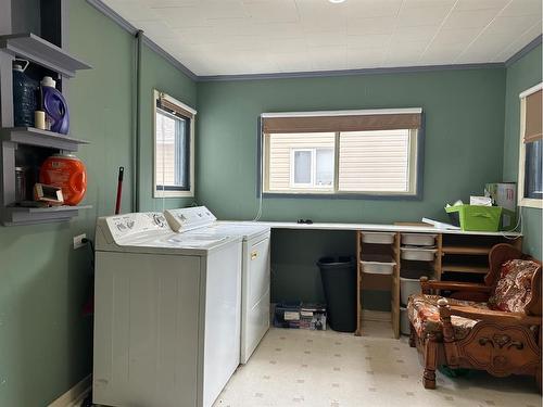 4716 52 Avenue, Vermilion, AB - Indoor Photo Showing Laundry Room