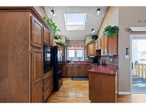 2902 58 Avenue, Lloydminster, AB - Indoor Photo Showing Kitchen