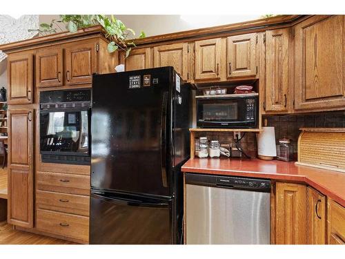 2902 58 Avenue, Lloydminster, AB - Indoor Photo Showing Kitchen