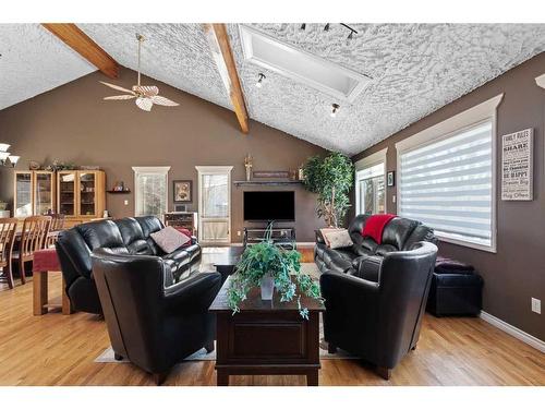 2902 58 Avenue, Lloydminster, AB - Indoor Photo Showing Living Room