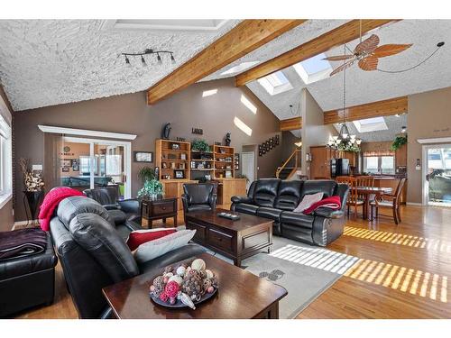 2902 58 Avenue, Lloydminster, AB - Indoor Photo Showing Living Room