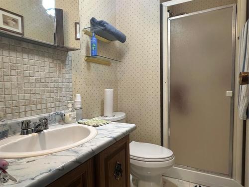 4815 43 Street, Vermilion, AB - Indoor Photo Showing Bathroom