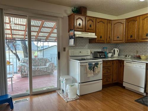 4815 43 Street, Vermilion, AB - Indoor Photo Showing Kitchen