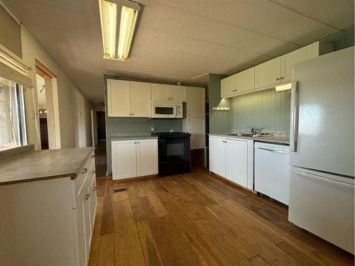 21009, Rural Vermilion River, County Of, AB - Indoor Photo Showing Kitchen