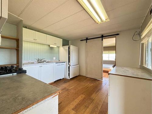 21009, Rural Vermilion River, County Of, AB - Indoor Photo Showing Kitchen