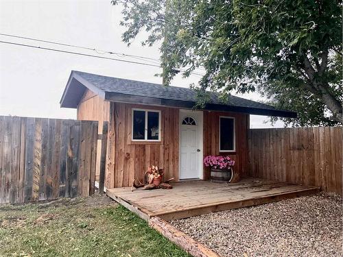 4708 51 Street, Mannville, AB - Outdoor