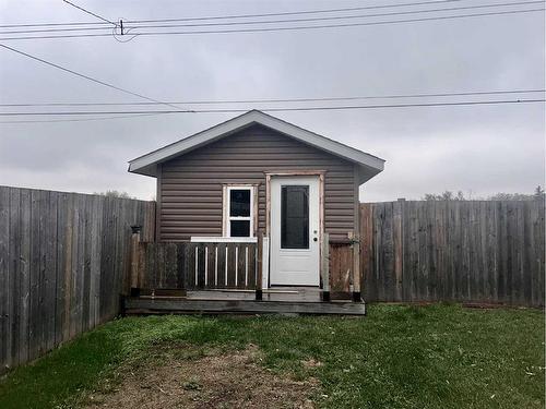 4708 51 Street, Mannville, AB - Outdoor