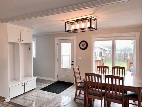 4708 51 Street, Mannville, AB - Indoor Photo Showing Dining Room