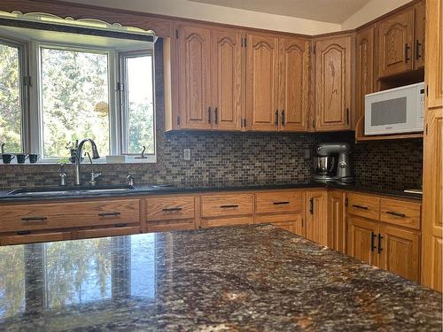 64028 Twp 550, Rural Two Hills No. 21, County Of, AB - Indoor Photo Showing Kitchen