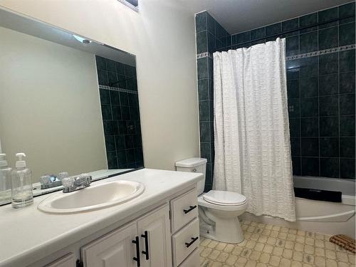 64028 Twp 550, Rural Two Hills No. 21, County Of, AB - Indoor Photo Showing Bathroom