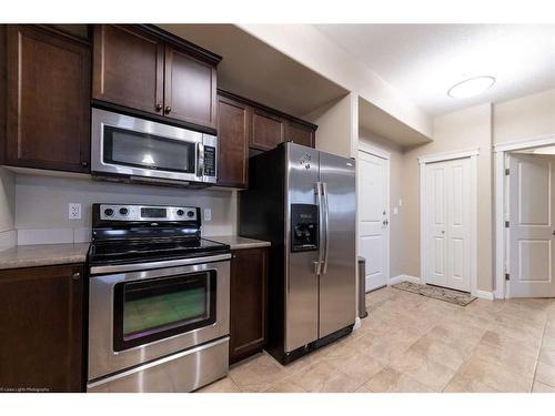 303-4102 69 Avenue, Lloydminster, AB - Indoor Photo Showing Kitchen