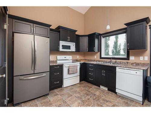 5801 20 Street Close, Lloydminster, AB - Indoor Photo Showing Kitchen