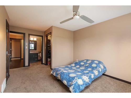 5801 20 Street Close, Lloydminster, AB - Indoor Photo Showing Bedroom