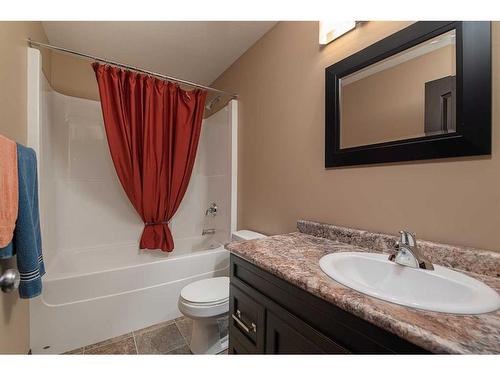 5801 20 Street Close, Lloydminster, AB - Indoor Photo Showing Bathroom