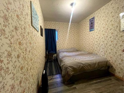 109 Makwa Lake Indian Reserve 129B, Loon Lake, SK - Indoor Photo Showing Bedroom