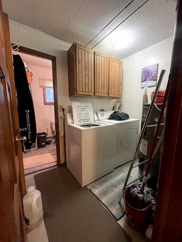 109 Makwa Lake Indian Reserve 129B, Loon Lake, SK - Indoor Photo Showing Laundry Room