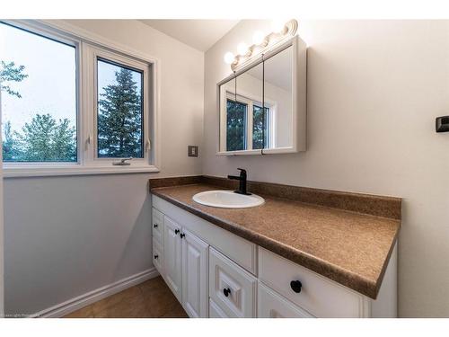 5308 35 Street, Lloydminster, AB - Indoor Photo Showing Bathroom