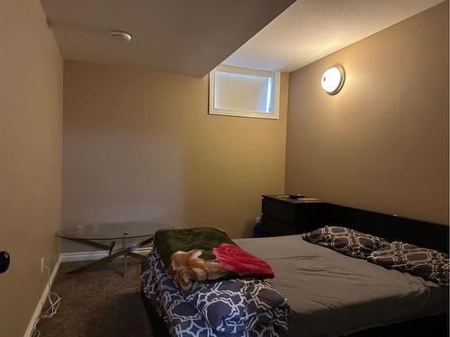 407 6 Street North, Marwayne, AB - Indoor Photo Showing Bedroom