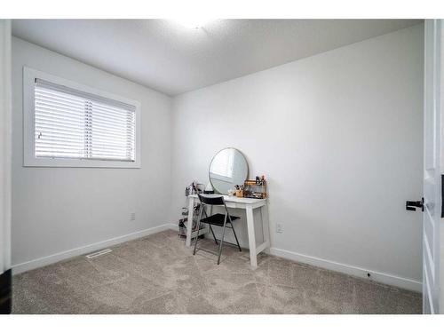 10-3390 72 Avenue, Lloydminster, AB - Indoor Photo Showing Other Room